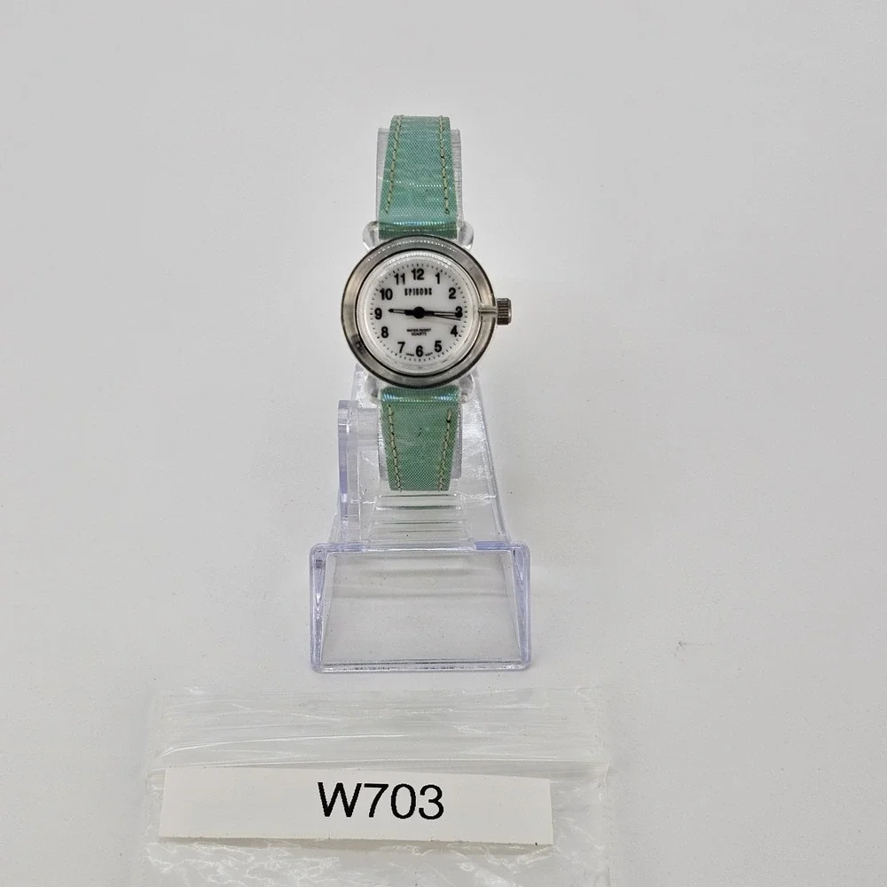 Episode Women's Analog Watch 26MM White Dial Green Leather Bands NEW Battery